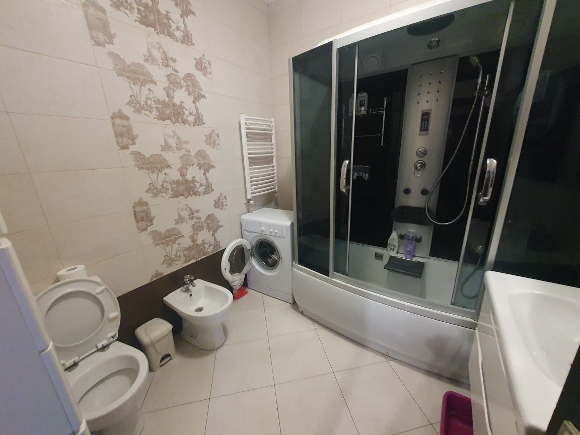 Spacious City Center Apartment with Separate Room
