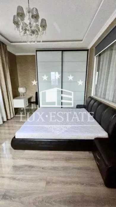 Spacious 2-room apartment in Monte Plaza complex near 23 August metro station