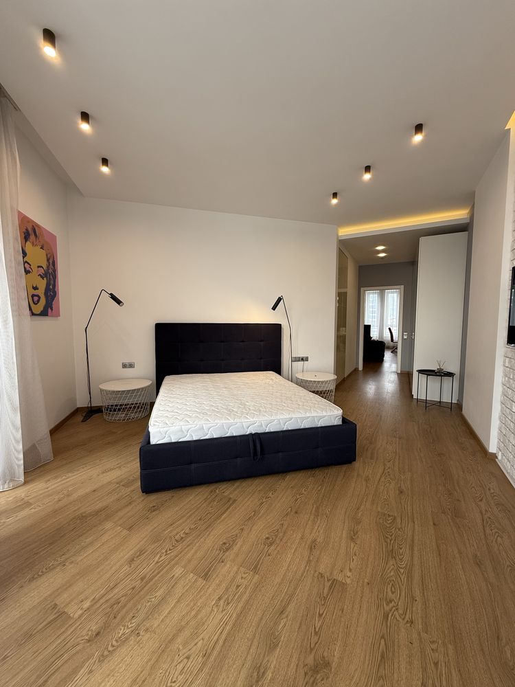 Modern 115m² Apartment with Two Bedrooms, Designer Interior
