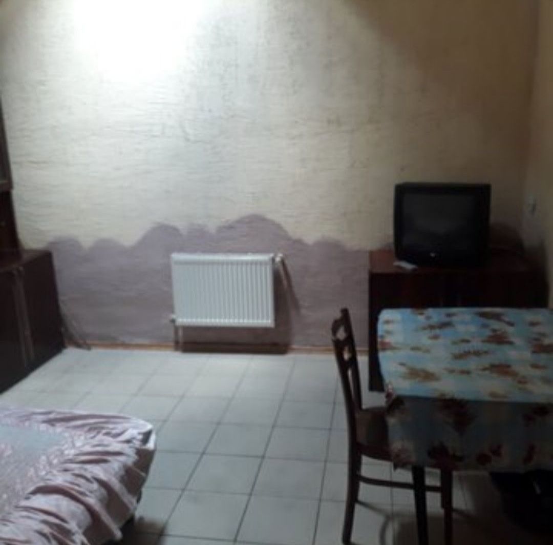 Large Room in Small Apartment, 20 m2, Suitable for 1-2 Adults