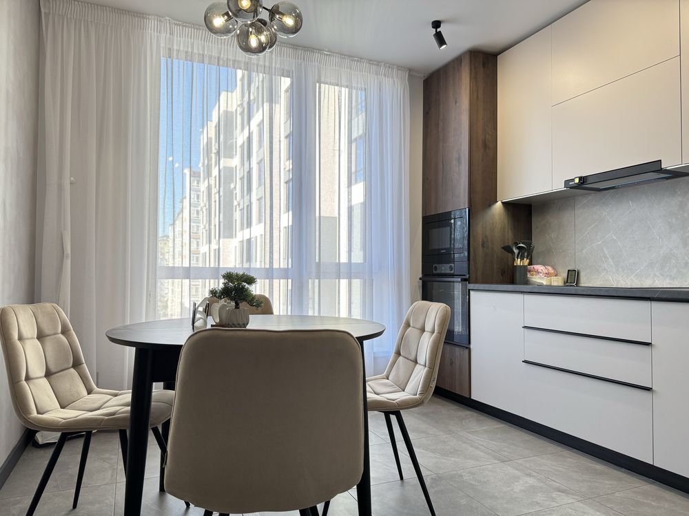 Stylish One-Bedroom Apartment in City Center with Premium Design