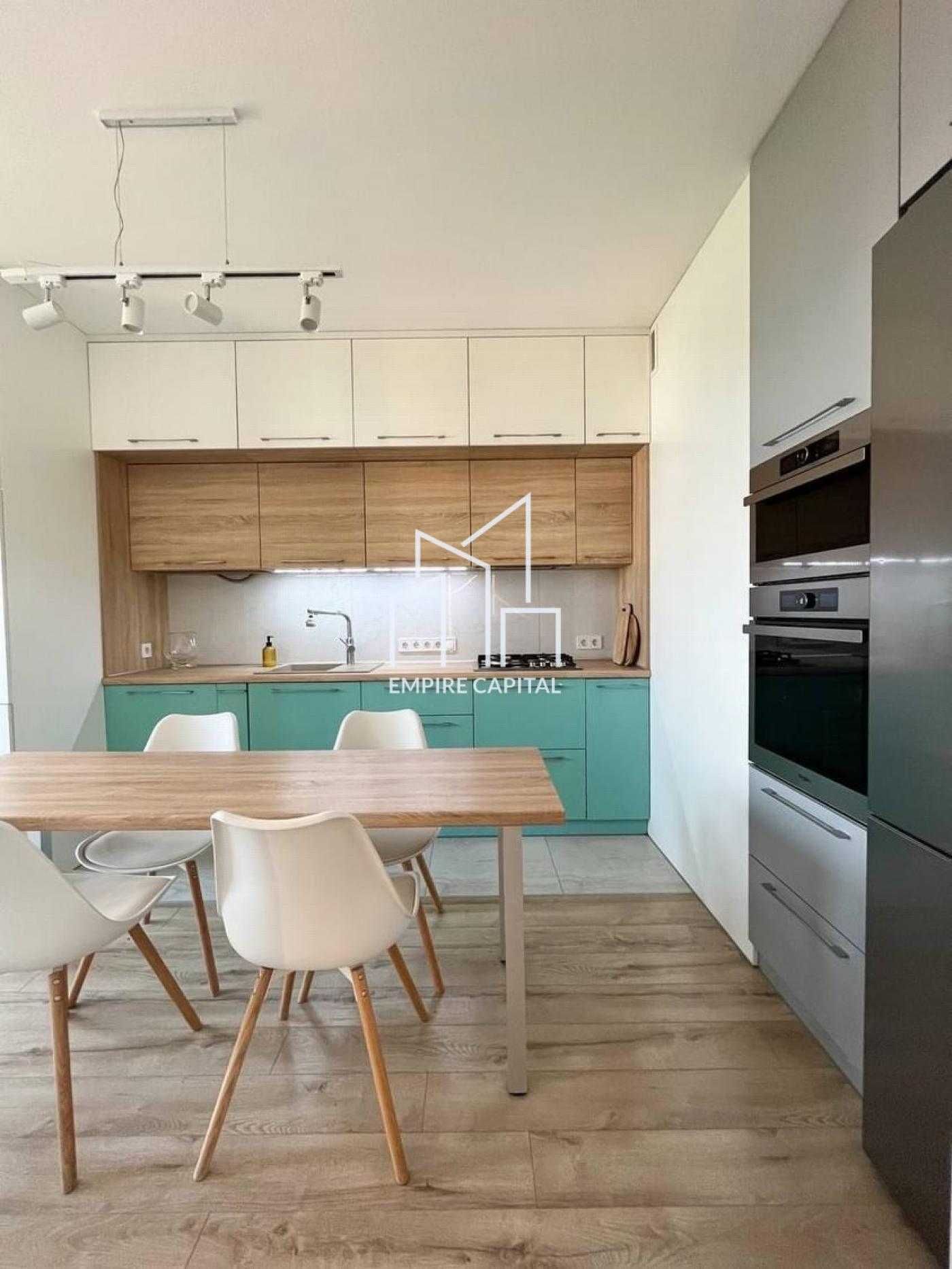 2-Room Apartment with Designer Renovation on Karl Miklosha Street
