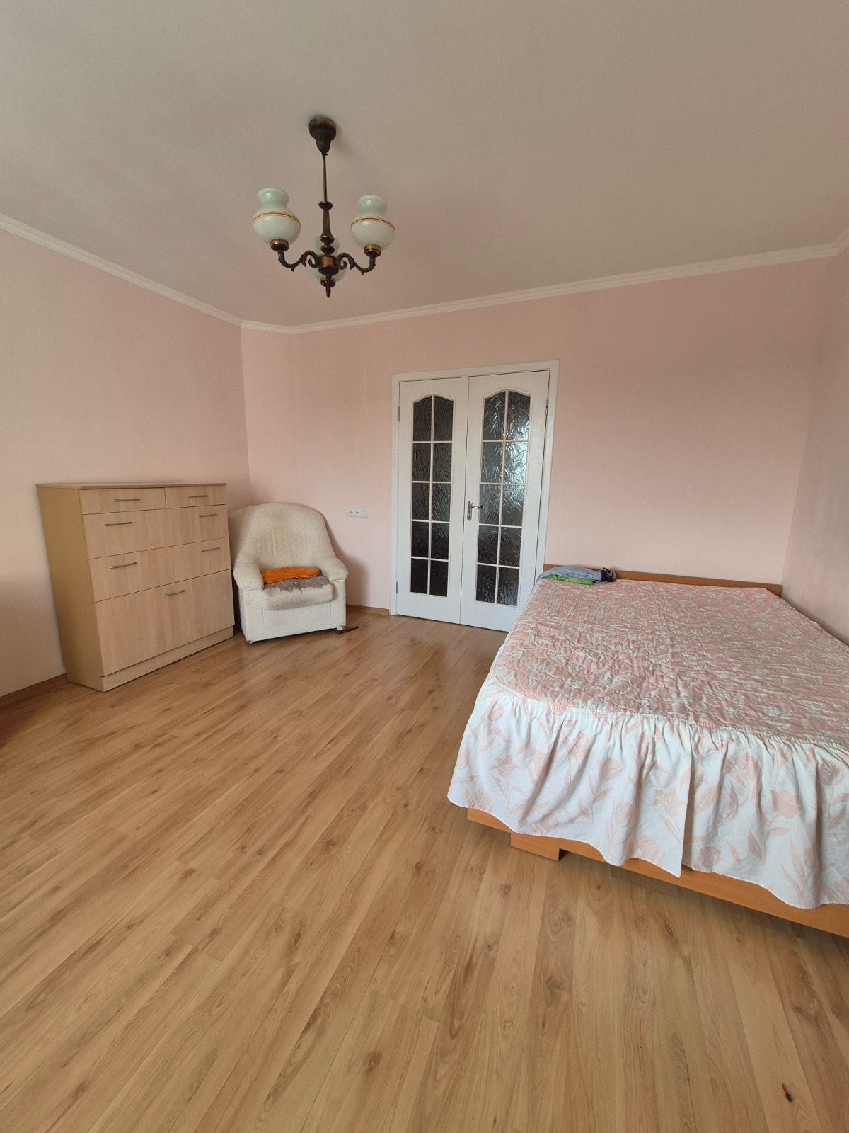 2-Room Apartment with Balcony near O. Polia Avenue