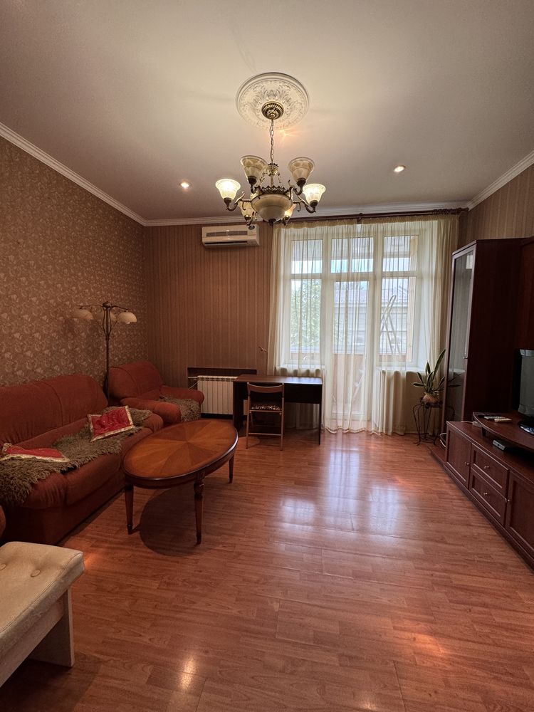 Two-room apartment in city center with excellent renovation