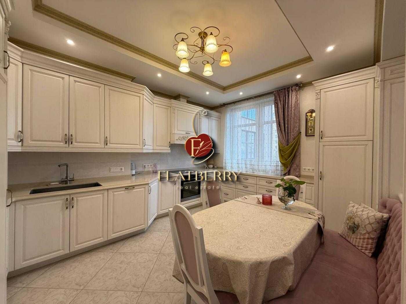 3-bedroom apartment in Botanic Paradise complex, Nazarovska Street