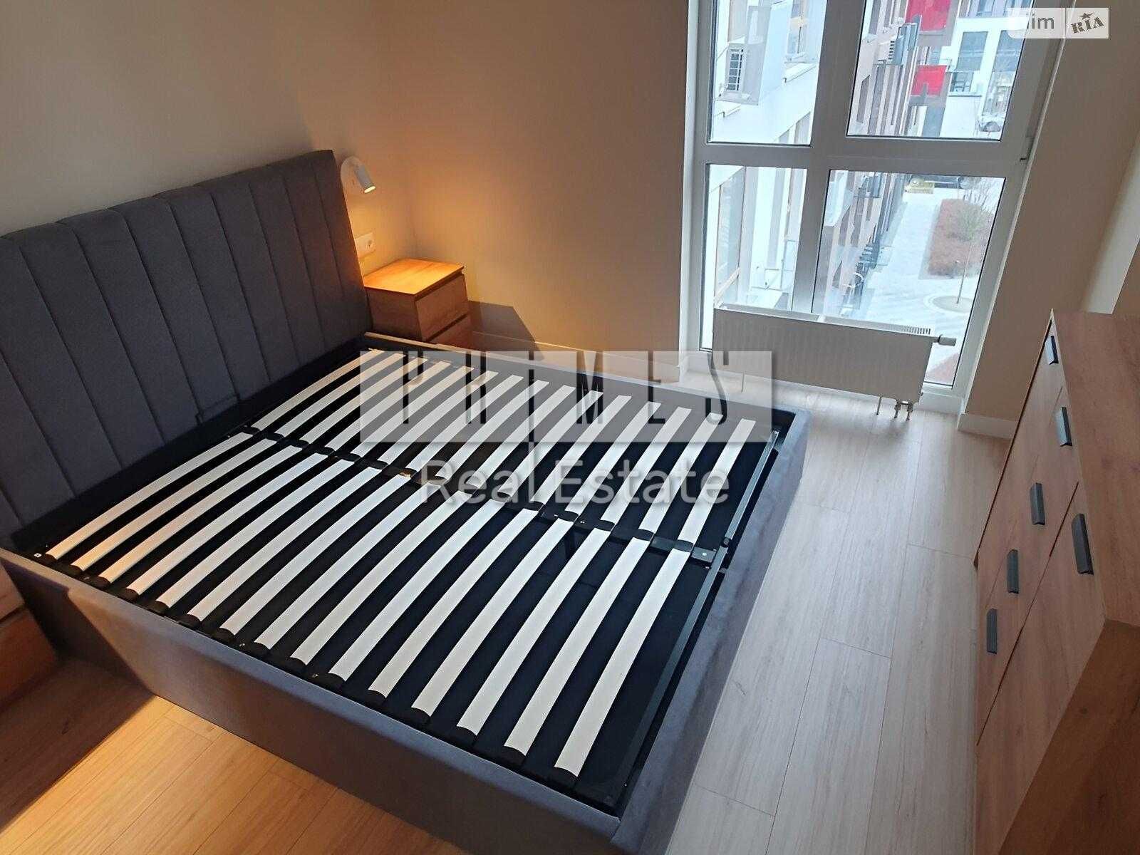 Two-bedroom apartment with designer renovation in Faina Town complex