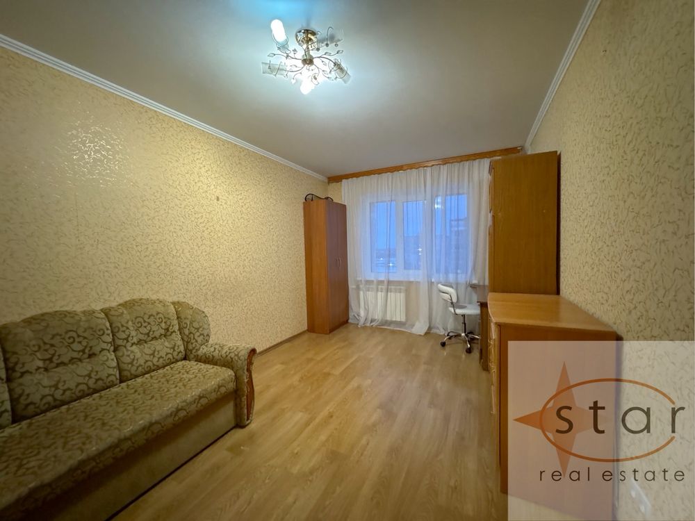 Modern 39m² Apartment with Red Kitchen Near Post
