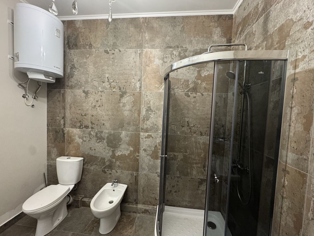 1-Bedroom Apartment with Designer Interior and Full Amenities