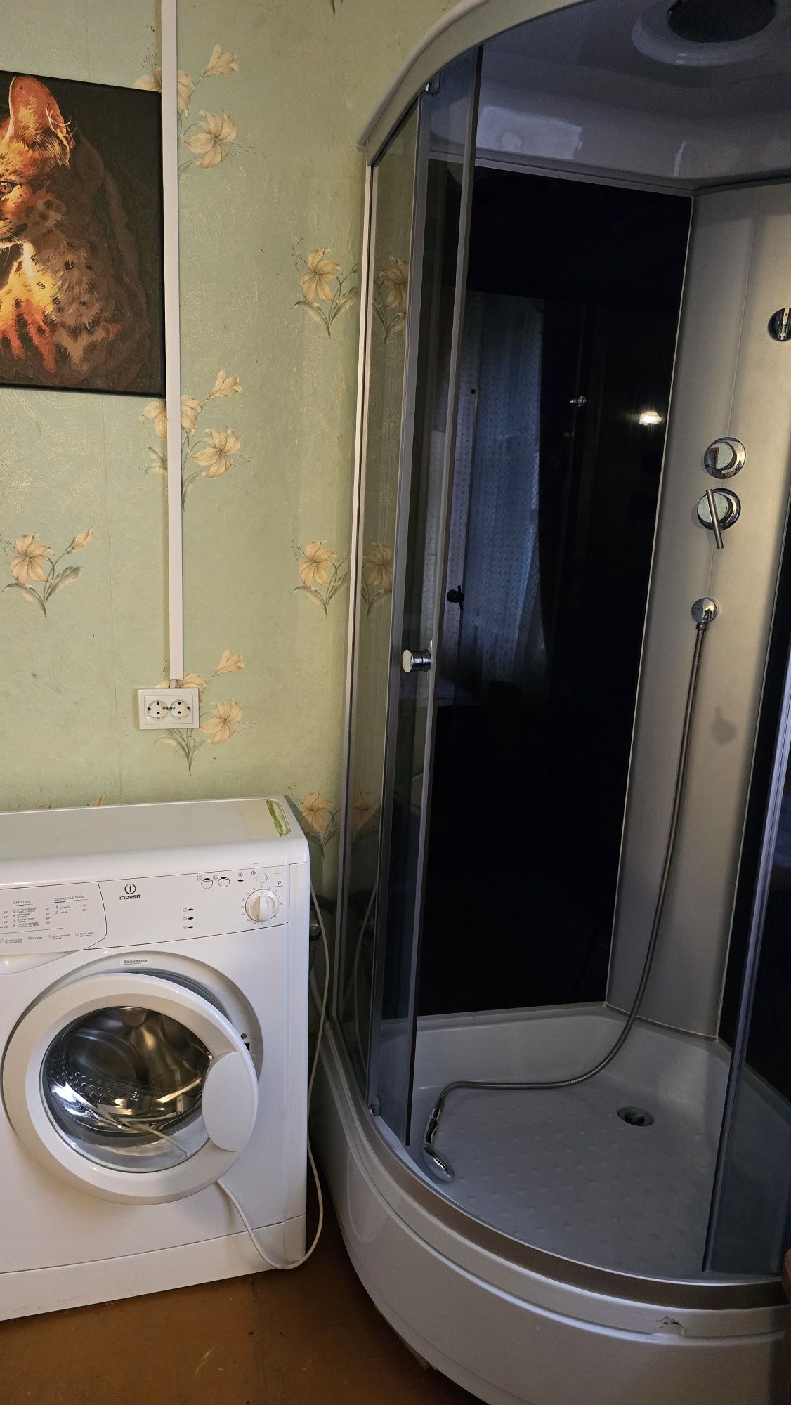 Повністю облаштована квартира з комунальними послугами
