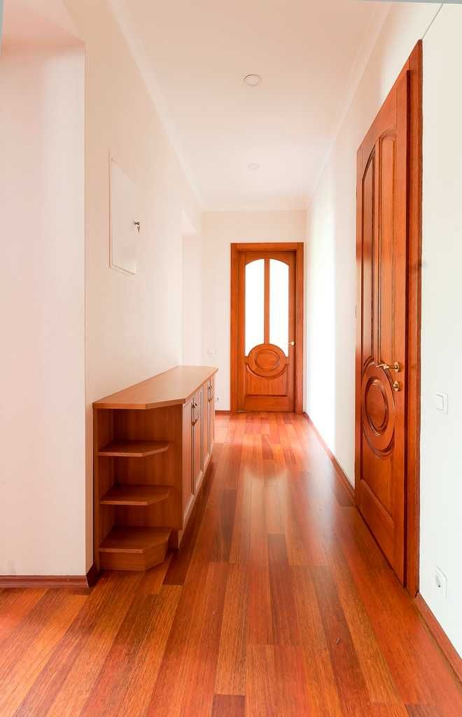Comfortable Apartment in Pechersk District near Arsenalna Metro