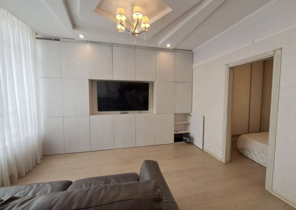 Luxury 1-Room Apartment near French Boulevard with Sea View