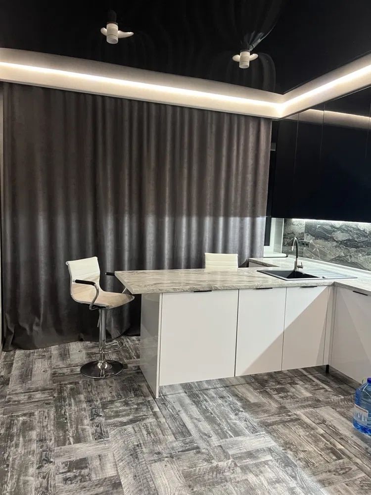 Business-class 1-bedroom apartment near the sea, 10th floor, 48 sq.m.