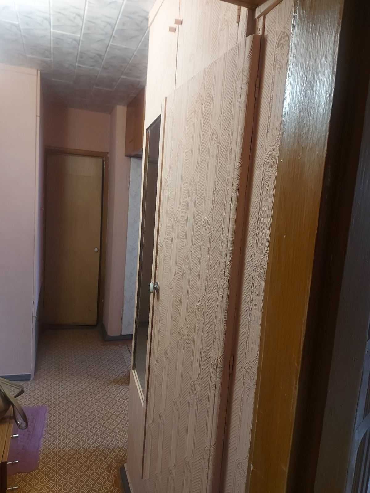 2-Room Apartment on Gv. Shyronintsev Street, Near Metro
