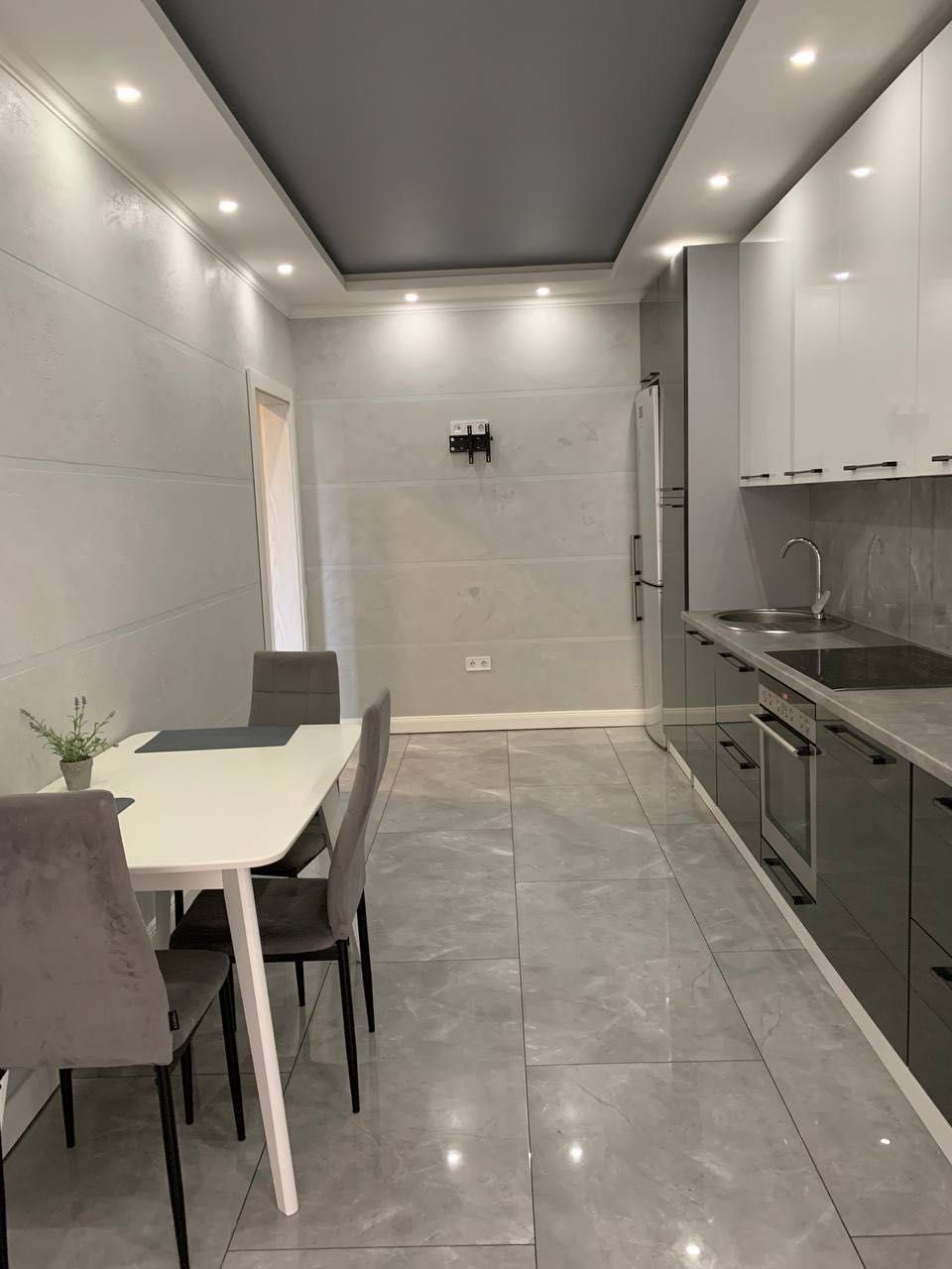 Spacious 2-room apartment with kitchen studio in city center
