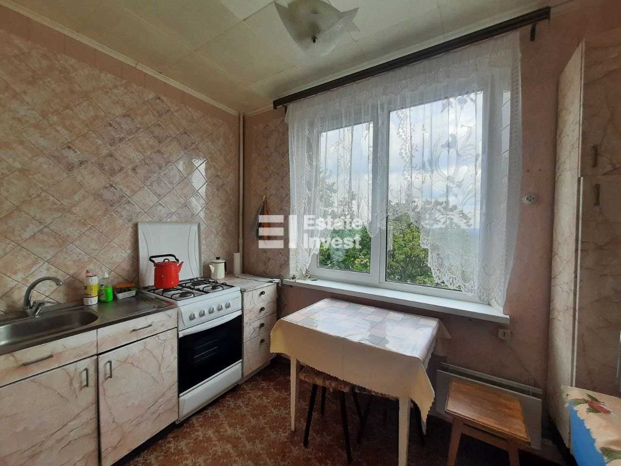 2-Room Apartment on Zhukovsky Avenue with Full Furnishings
