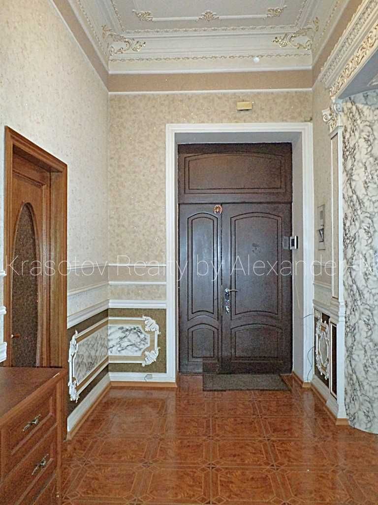 Luxury Apartment in Historic Architectural Monument in Odessa City Center