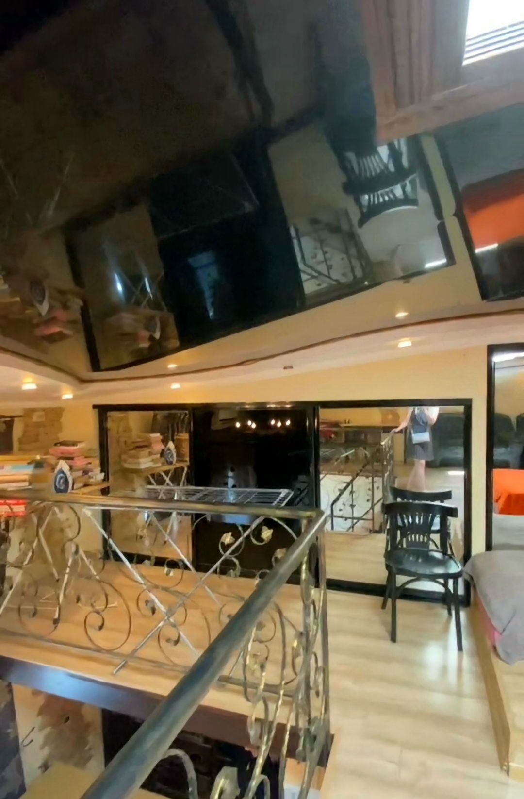 2-Room Duplex Apartment near Bus Station with Designer Renovation