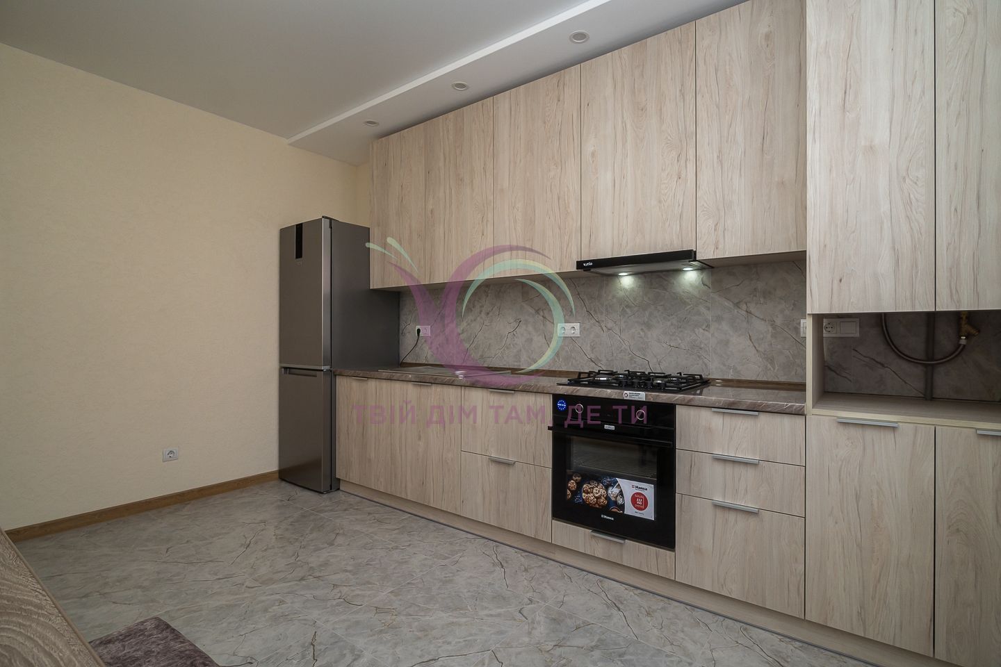 1-Room Apartment with Modern Design near Chornovola-Bandery Street