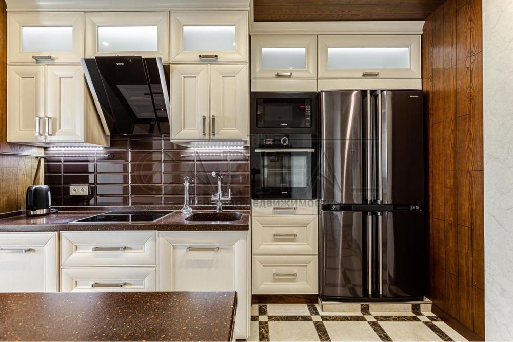 Designer 2-Bed Apartment in Park Avenue VIP