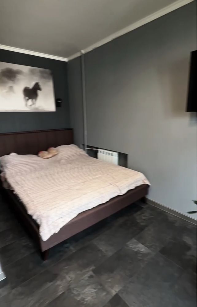 9th Floor Fully Furnished Apartment with Built-in Kitchen