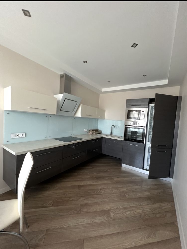 Spacious 1.5-room apartment with euro renovation and full furnishing