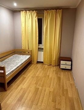 Довженко көшесіндегі кең 3 бөлмелі пәтер