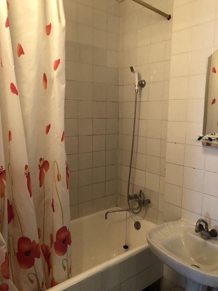 1-Room Apartment near Livoberezhna Metro, Comfortable Location