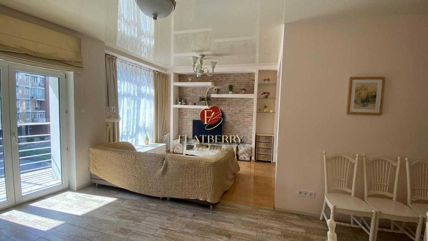 1-Bedroom Studio Apartment in French Quarter Complex, Pechersk District