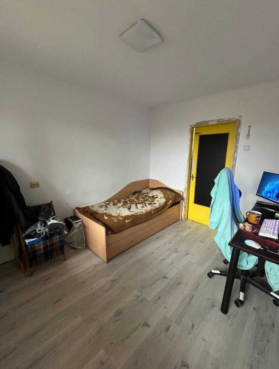 4-Room Apartment on Hrushevsky Street with Autonomous Heating