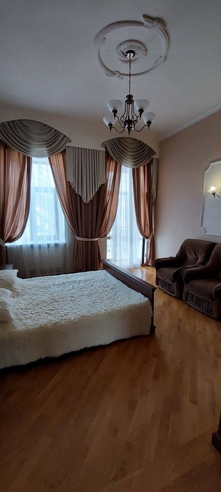 Spacious 3-Bedroom Apartment in City Center