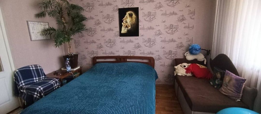 3-Room Apartment with Modern Renovation in Closed Yard Complex