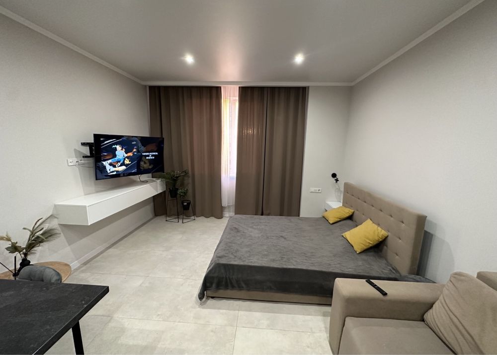 Designer Apartment in Prestigious Novopecherski Lipki Complex