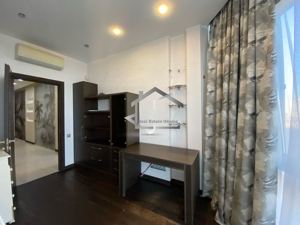 Spacious 2-Bedroom Apartment with Sea and Park Views in Grand Park Complex