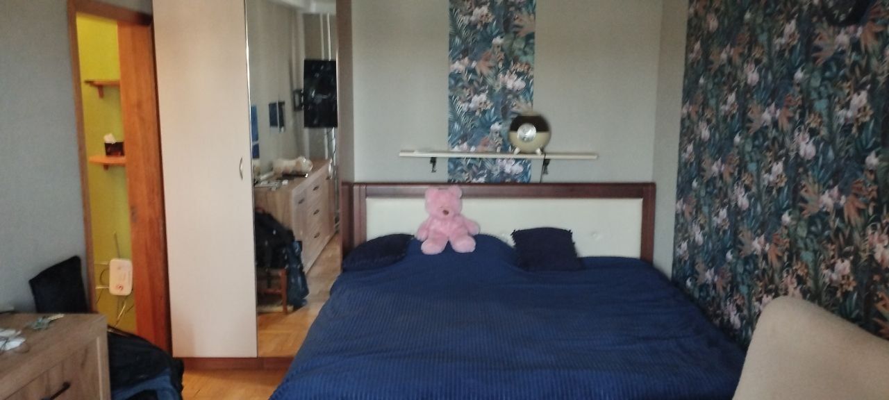 Spacious 2-Room Apartment with Large Loggia on Avtozavodska Street