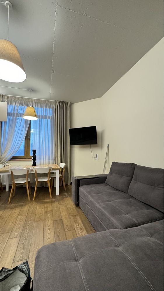 Modern 84m² Family Apartment with Designer Renovation
