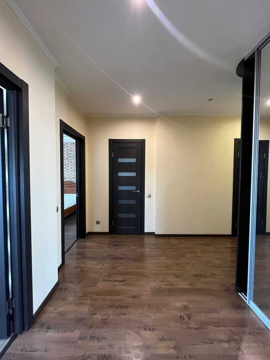 Spacious 4-Room Premium Apartment near Osokorky Metro
