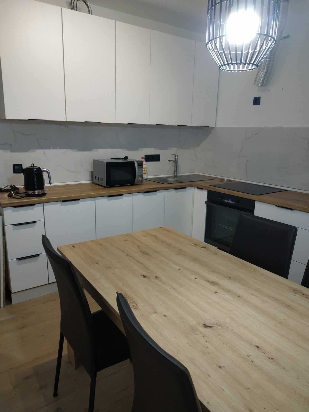 City Center 1-Bedroom Apartment with Euro Renovation