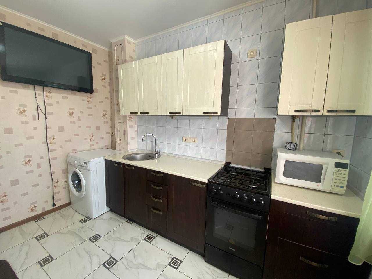 2-Room Apartment on Arkhitektora Nikolaeva Street, Fully Equipped