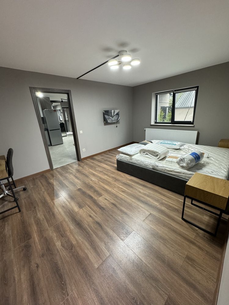 Modern Studio Apartment Near City Center with Amenities