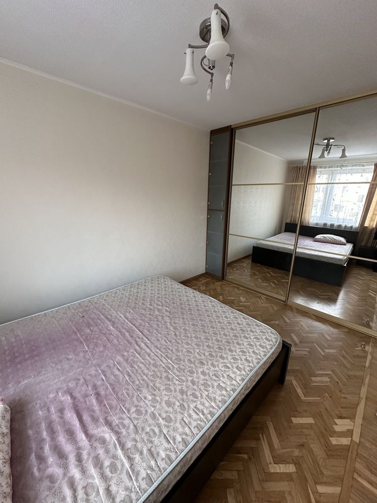 Renovated 3-Bedroom Apartment Near Metro Station