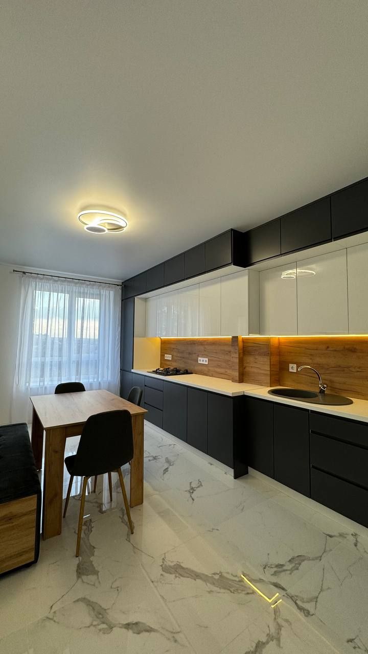 Modern Two-Room Apartment with Designer Renovation and Full Amenities
