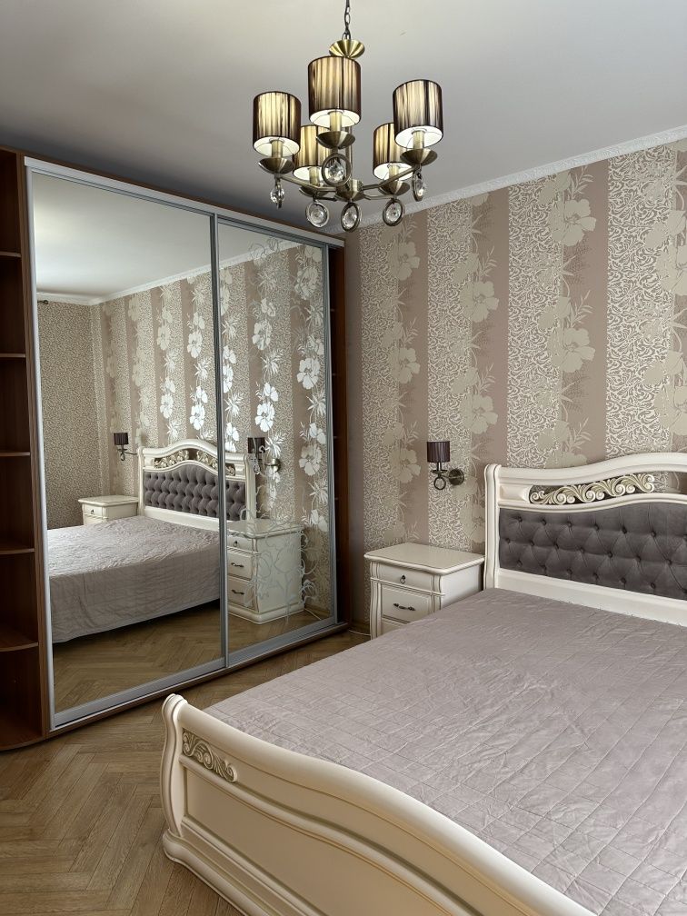 2-Room Apartment near Victory Park with Quality Renovation
