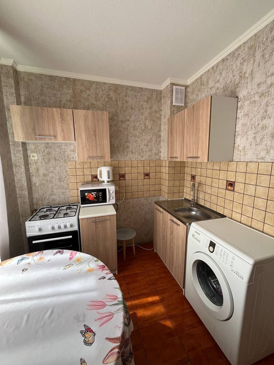 1-Room Apartment near Saltovskoe Metro, Newly Renovated