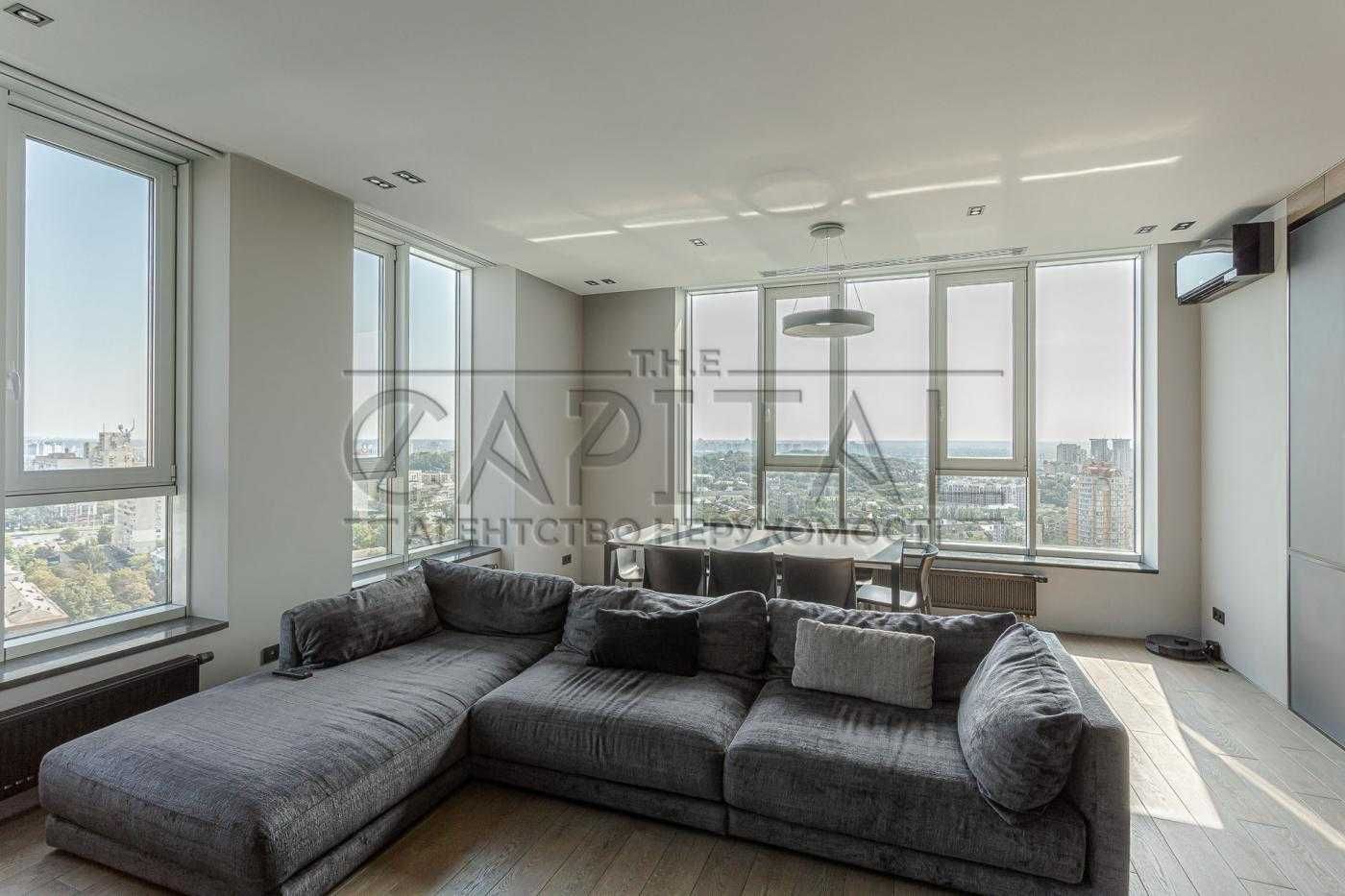 2-Level Panoramic 4-Room Apartment in Richmond Complex