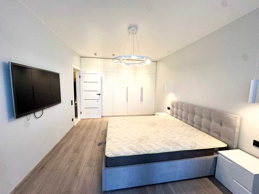 Designer 2-bedroom apartment in Galaktyka Complex, near Livoberezhna Metro