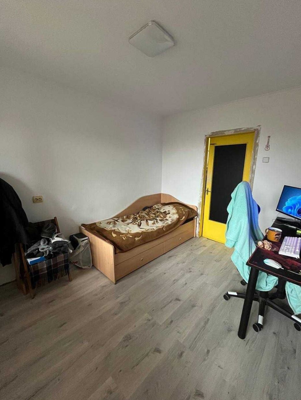4-Room Apartment on Hrushevsky Street with Autonomous Heating