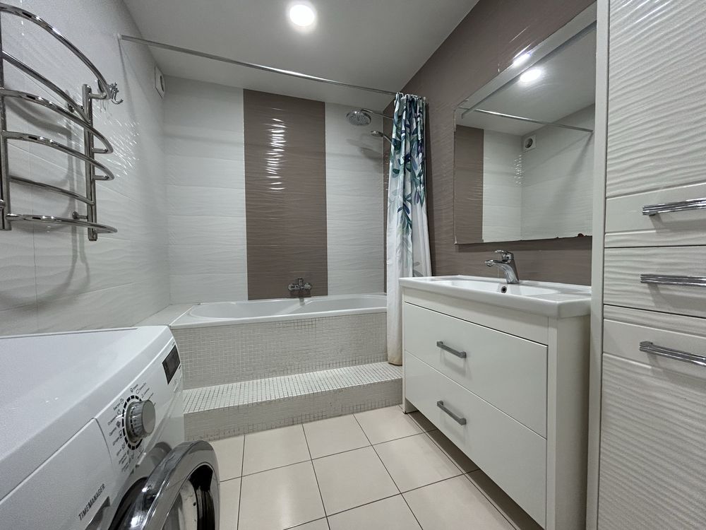 2-Room Apartment near Osokорки Metro, Fully Equipped
