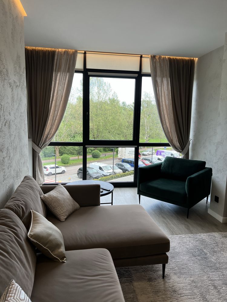 Spacious One-Bedroom Apartment with Panoramic Views in Residence Park Complex