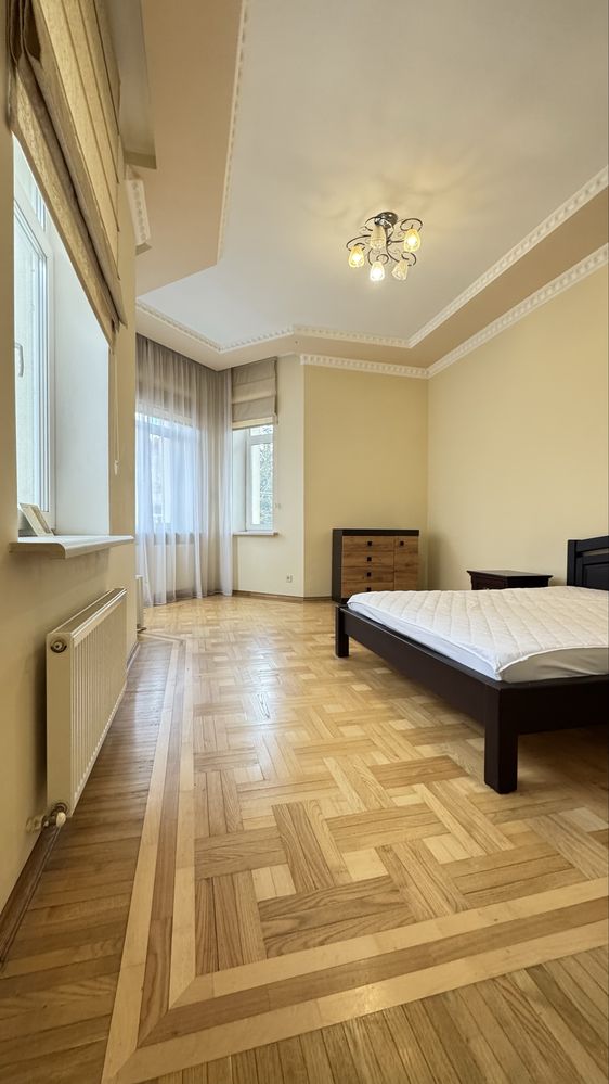 Spacious 1-Bedroom Apartment with Private Entrance