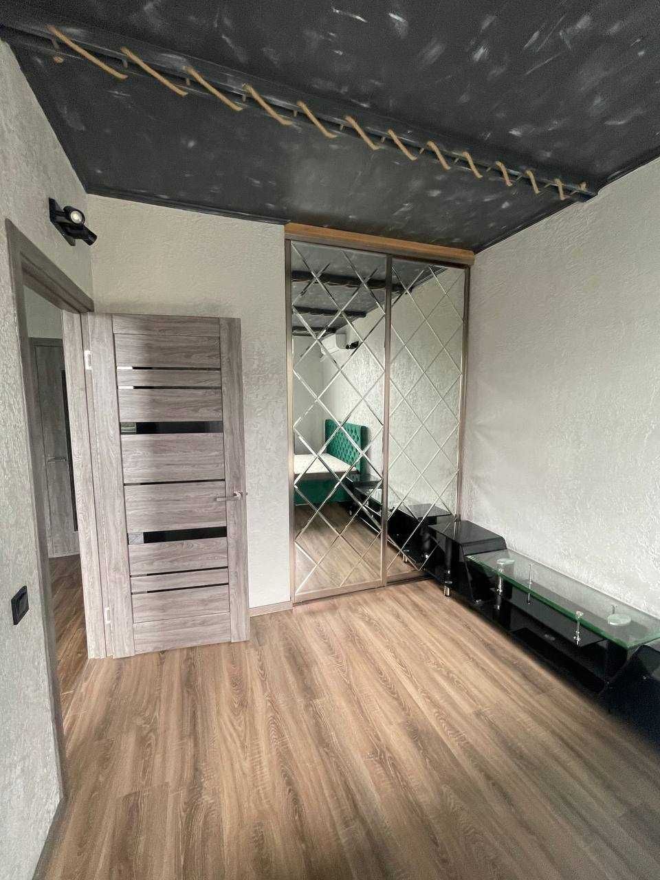 Cozy Apartment near Demievska Metro, Goloseyivsky District